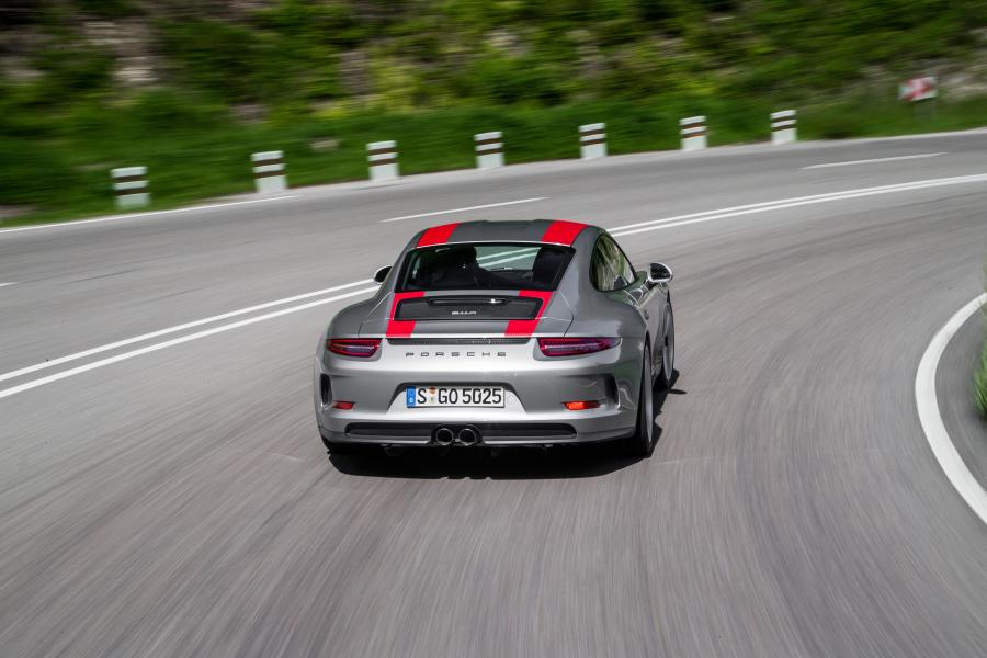  Porsche 911 R 2016 года  (фото 13 из 50)